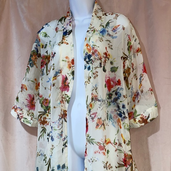 Flower coverup - Picture 2 of 7